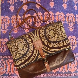 Cross body shoulder purse